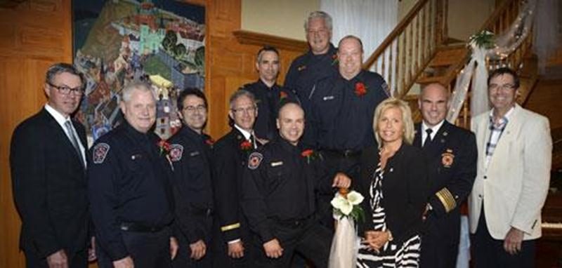 Le 3 juin, lors d’une soirée de reconnaissance, la Ville de Saint-Hyacinthe et le Service de sécurité incendie ont souligné les 20 et 30 ans de services de cinq pompiers. Le prix Jacques-Desrosiers soulignant la motivation, la présence aux incendies, la disponibilité de garde externe et l’engagement communautaire d’un pompier, ainsi que le prix P.-A-Foisy récompensant un pompier impliqué dans la mise en oeuvre de nouvelles méthodes de travail sécuritaires et innovatrices, ont également été remis