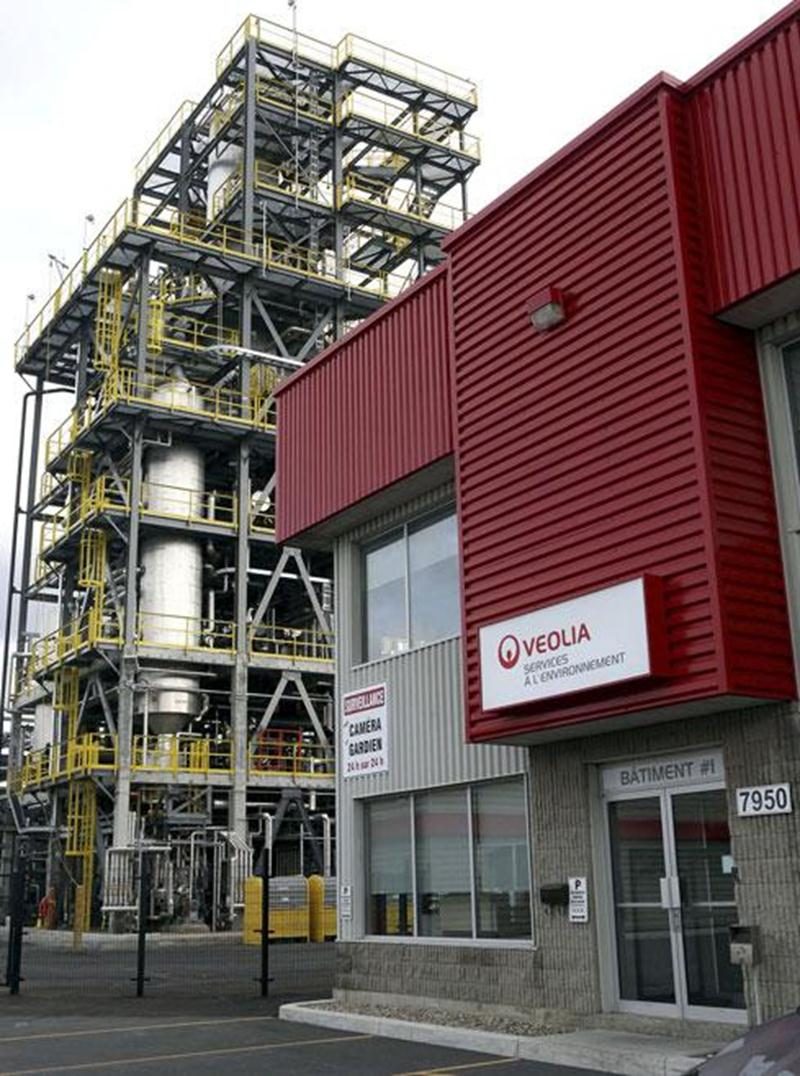 L'usine de recyclage des huiles usées de Saint-Hyacinthe, propriété du géant français Veolia, est en fait une raffinerie.
