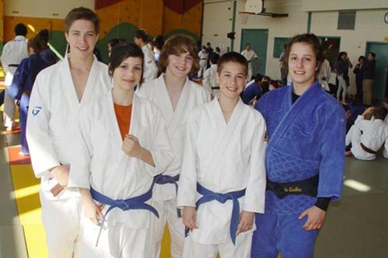 Jérémie Poirier, Sandrine Fournier, Benjamin Daviau, Émile Charbonneau et Élodie Lavoie.