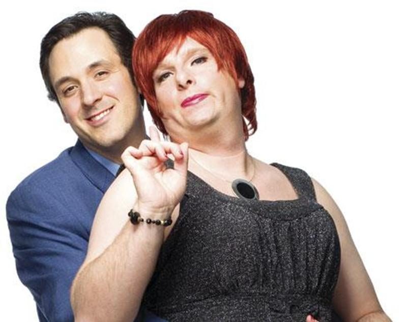Que ce soit avec les sommeliers, les mines, les mafiosis ou les délirants Brigitte et Christian, le duo d'humoristes Ben et Jarrod présente près de 20 personnages en 11 numéros tous plus rythmés les uns que les autres. Pas étonnant qu'ils aient intitulé leur spectacle tout simplement « Personnagistes ». « Tout se passe sur scène, même les changements de décor. De plus, nous encourageons les gens à arriver à l'avance, car nous commençons à faire de l'animation dans la salle 30 minutes avant le dé