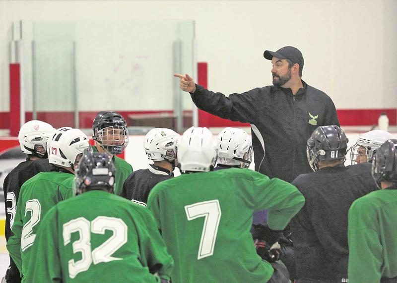 L’équipe de hockey des Lauréats du Cégep de Saint-Hyacinthe reprend forme en prévision de son intégration à la ligue collégiale du RSEQ.