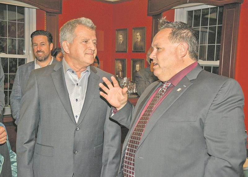 Si trois conseillers sortants ont été battus lors de cette élection, six autres ont réussi à décrocher un nouveau mandat, dont Bernard Barré et André Beauregard. Photo François Larivière | Le Courrier ©