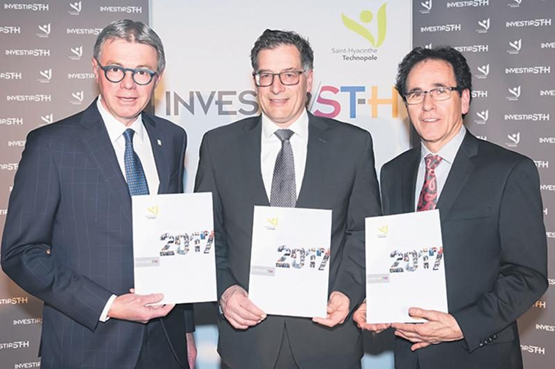 Sur la photo, de gauche à droite, le maire de Saint-Hyacinthe, Claude Corbeil; le directeur général de Saint-Hyacinthe Technopole, André Barnabé; et le président du conseil d’administration de Saint-Hyacinthe Technopole, Bernard Forget.