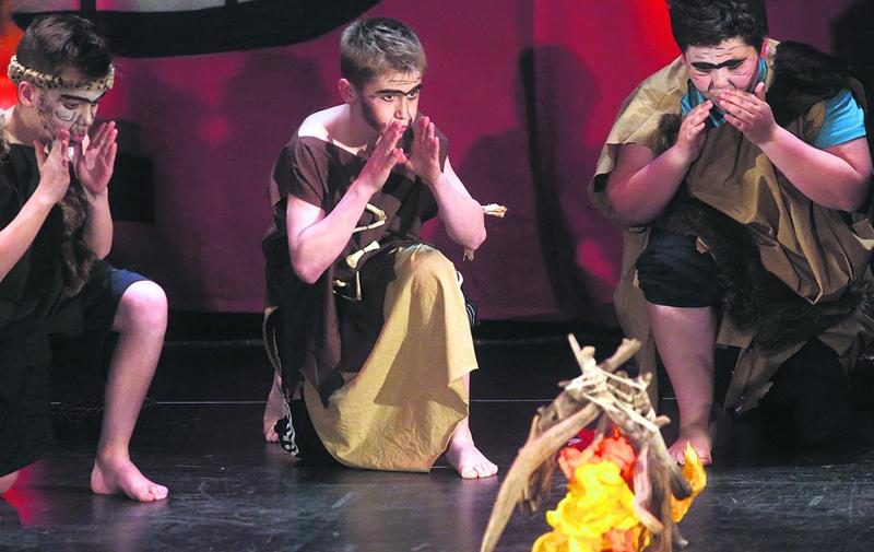 La troupe de théâtre de l’école Saint-André à Acton Vale a bien fait rire la foule, une prestation bonne pour la deuxième place.