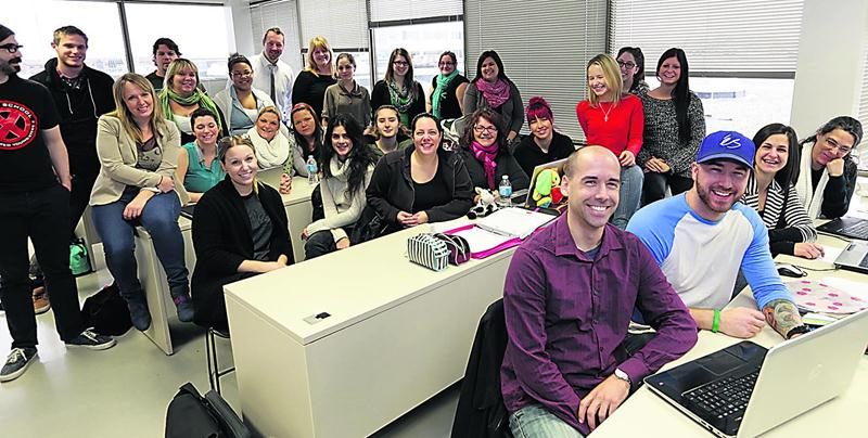 Les 33 élèves du programme d’éducation spécialisée au Cégep de Saint-Hyacinthe tenteront de mettre un peu de magie dans le Noël des clientèles plus vulnérables.  Photo Robert Gosselin | Le Courrier ©