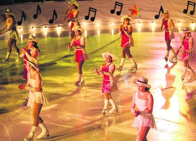 Les chapeaux de cowboys étaient de mise pour ce numéro présenté sur la musique de Shania Twain, l’une des idoles en vedette lors du gala. Hi ah!