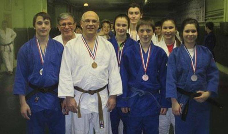 Les médaillés du Club de judo de Saint-Hyacinthe lors de leur plus récente compétition, la Coupe Gadbois.