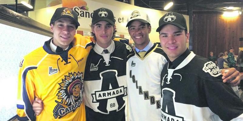 Sur la photo, Zachary Bouthillier, Thomas Éthier, Pierre-Olivier Joseph et Joël Teasdale portant fièrement les couleurs de leur nouvelle équipe. Photo Gaulois d’Antoine-Girouard