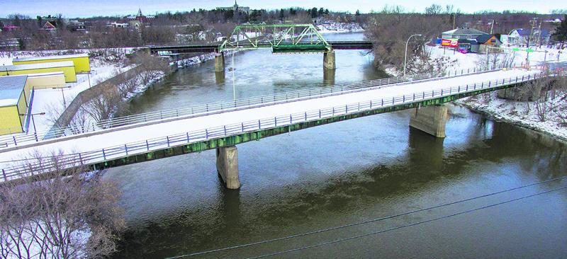 Le début des travaux de démolition - reconstruction du pont Bouchard est pour très bientôt. Photo François Larivière | Le Courrier ©