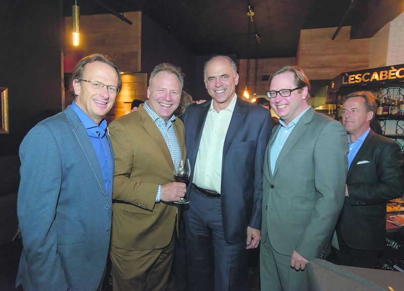 Une dernière photographie avant la levée du rideau : Jean Bédard, Jacques Sylvestre Jr, Pierre Fitzgibbon et Benoit Chartier.