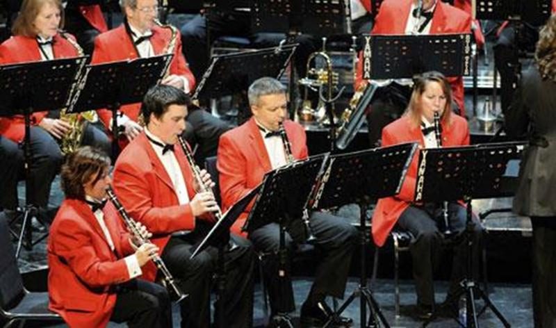 La Société Philharmonique a repris ses activités et est toujours à la recherche de musiciens (flûtes, clarinettes, trompettes, trombones). Les personnes intéressées à joindre ses rangs peuvent communiquer avec nous à musique@sophil.org ou en composant le 450 501-0197.