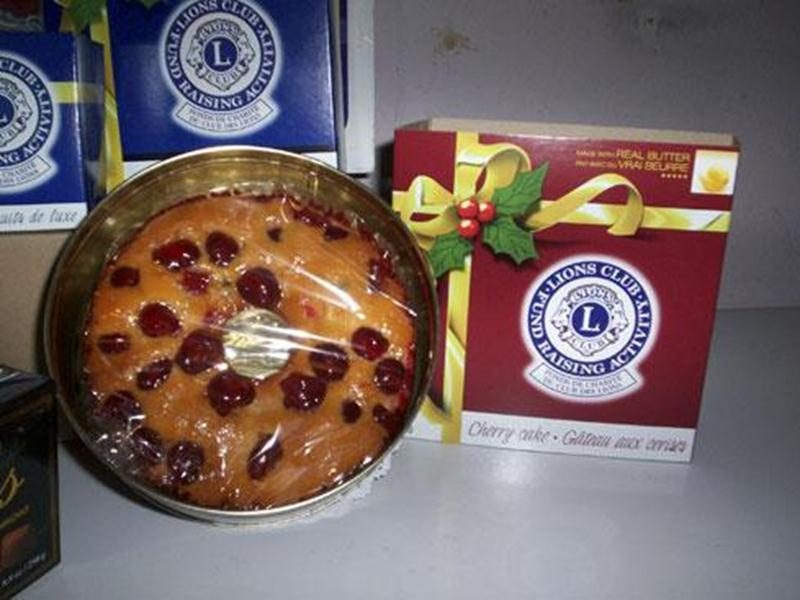 Les bénévoles du Club Lions seront présents chez RONA du 13 au 15 décembre ainsi que du 20 au 22 décembre pour vous offrir gâteaux aux fruits, gâteaux blanc aux cerises, noix de luxe ou truffes à des coûts variant de 9 $ à 17 $. Pour commander, joindre Mme Langelier au 450 799-1892 ou Monique St-Laurent, des scouts Cathédrale-Volcan, au 450 799-1093.