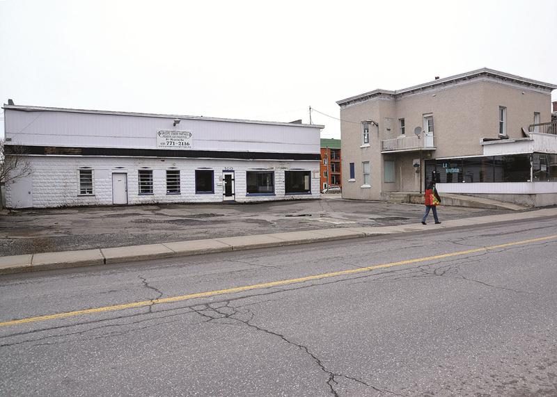 Le terrain à l’intersection de Bibeau et de Concorde Nord est envisagé par l’OMH pour créer du logement social au centre-ville. Photo François Larivière | Le Courrier ©