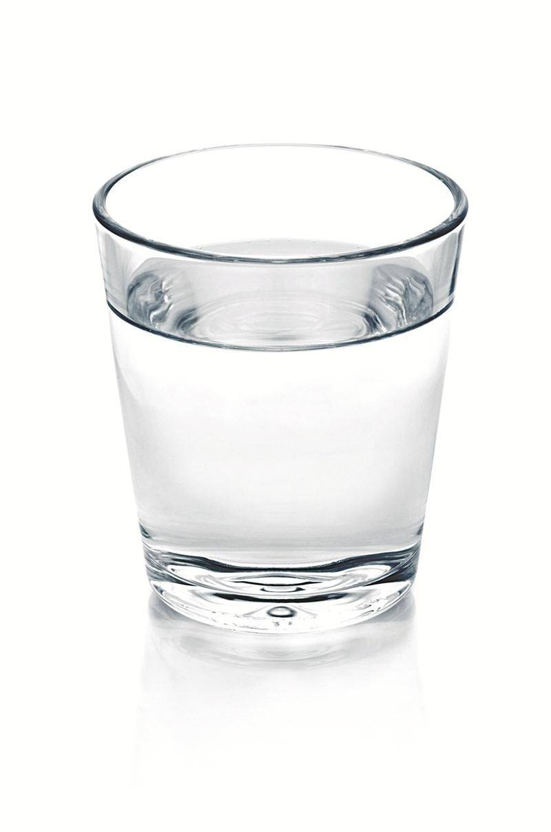 La déshydratation est l’ennemi numéro un lors des canicules. La solution est simple : buvez beaucoup d’eau.