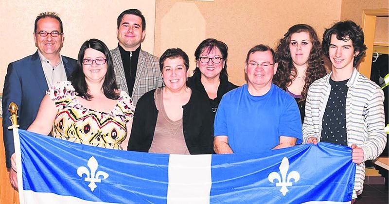 Le nouveau conseil exécutif du Bloc québécois de Saint-Hyacinthe/Bagot. De gauche à droite, Michel Filion, Mélanie Gallant, Antoine Landry, Monique Laporte, Carolle St-Onge, Bernard ­Longpré, Marie-Josée Boisclair et Philippe Lorange. Photo Pénélope Roy-Rondeau