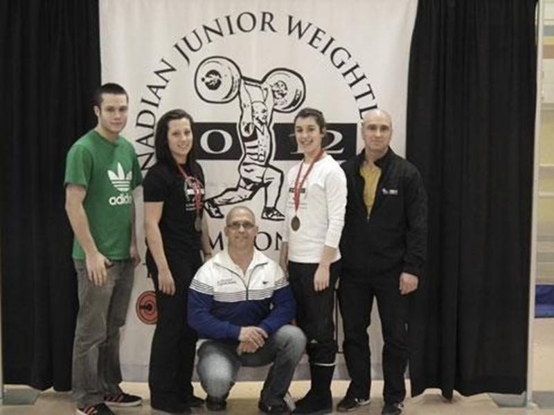 Gabriel Rajotte, Catherine Darsigny, Yvan Darsigny, Tali Darsigny et Michel Piétracupa ont représenté Équipe Québec au Championnat canadien junior d'haltérophilie.