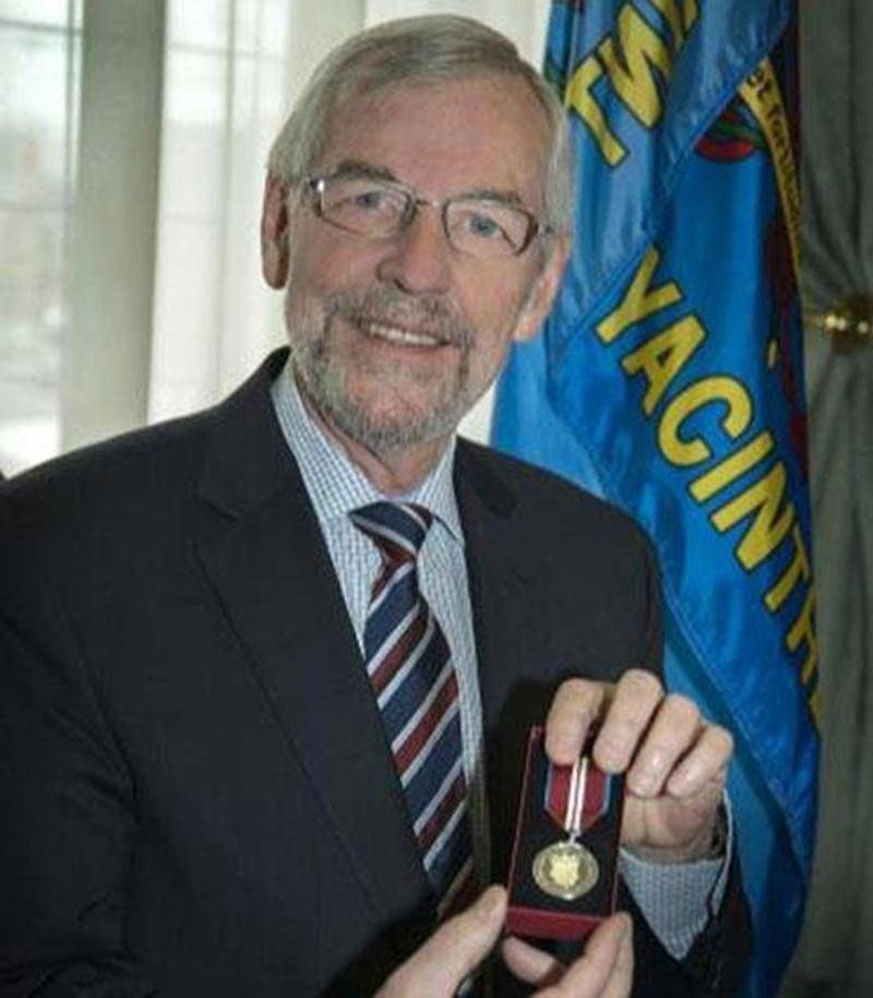 Le maire Claude Bernier vient de recevoir la médaille du Jubilé de diamant de la Reine Elizabeth II.