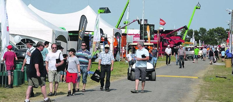 Des conditions météorologiques idéales ont permis d’attirer jusqu’à 12 834 visiteurs sur trois jours à Expo-Champs. Un record d’affluence selon les organisateurs. Photo François Larivière | Le Courrier ©