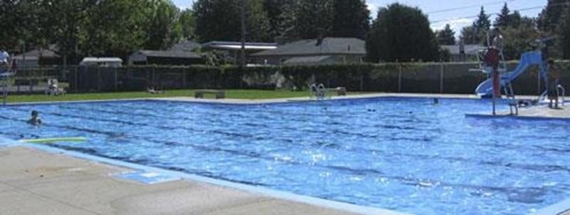 La Ville de Saint-Hyacinthe confie à la Corporation aquatique maskoutaine la gestion des 8 piscines municipales, 4 pataugeoires et 5 jeux d’eau de son territoire. Les plans d’eau ouvrent habituellement à la mi-juin; exceptionnellement cette année, les jeux d’eau sont en fonction depuis le 3 mai et la piscine du quartier Douville est fermée en raison de la construction du nouveau Centre communautaire. Heures d'ouverture : les 15 et 16 juin de 13 h à 17 h 55, du 17 au 21 juin de 15 h 30 à 17 h 55,