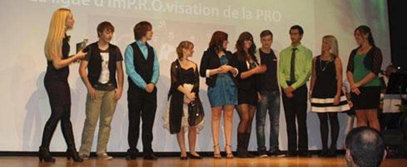 Sur la photo, les récipiendaires du troisième Gala de reconnaissance scolaire de la Commission scolaire de Saint-Hyacinthe.