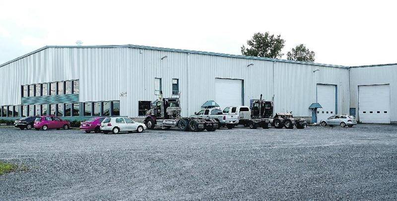L’entreprise K&C Diesel continue d’opérer illégalement dans la bâtisse qu’elle occupe dans le secteur Saint-Thomas-d’Aquin. Photothèque | Le Courrier ©