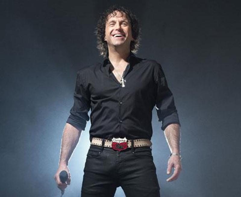 Le <em>22 câline de blues</em> met en lumière le travail des poètes derrière les chansons interprétées par les rockers québécois des années 80.