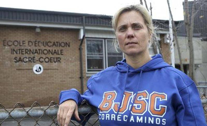 L'enseignante d'espagnol Florencia Molina a été forcée de quitter son emploi à l'école Bois-Joli-Sacré-Coeur, car elle contrevenait à la Loi sur l'instruction publique en ne détenant pas de brevet d'enseignement.