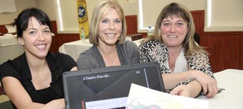 Me Marie-Claude Morin, avocate, Josée Leblanc, enquêteuse de la Sûreté du Québec Vallée-Richelieu et Isabelle Turcotte, intervenante au Cavas, ont présenté le site web lespacedunclic.com, visant à conscientiser les jeunes de 12 à 17 ans au sujet de la cybercriminalité et des agressions sexuelles.