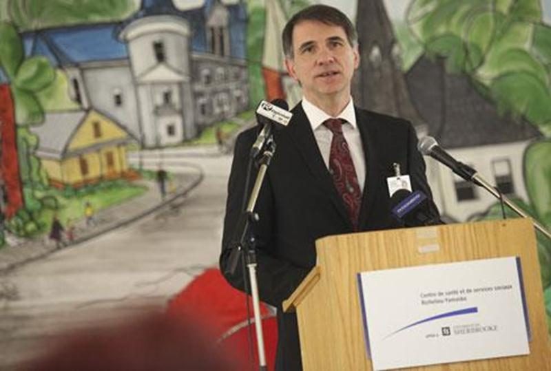 Daniel Castonguay sera en poste avec le CSSSRY jusqu'au 13 avril avant de prendre les commandes du CSSS Champlain-Charles-Le Moyne. Ce dernier compte près de 4 700 employés; 2 077 professionnels en soins infirmiers, 770 professionnels et techniciens de la santé ainsi que 500 médecins, dont plus de 200 sont également professeurs.