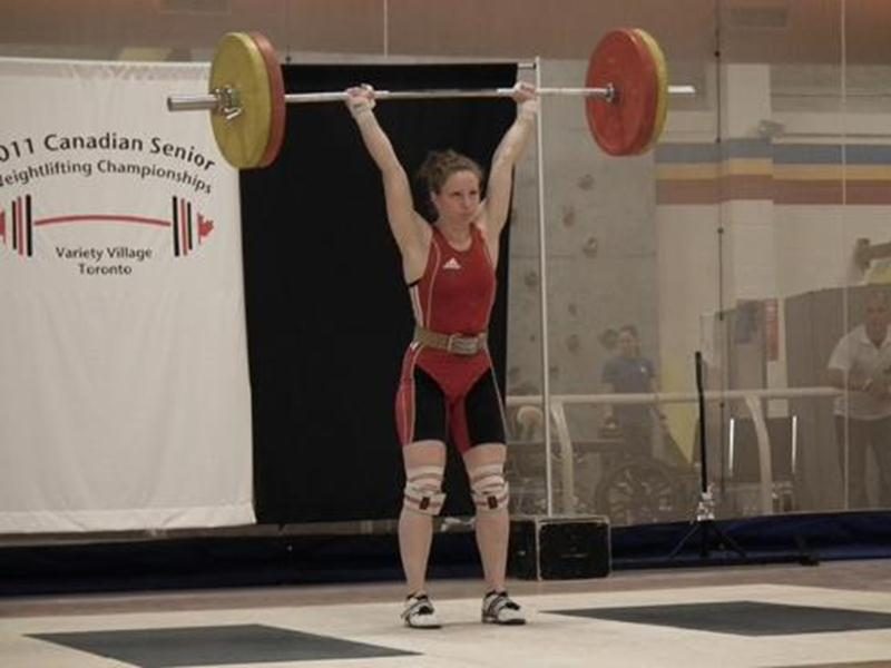 Annie Moniqui a égalé un sommet personnel en soulevant 105 kg à l'épaulé-jeté.