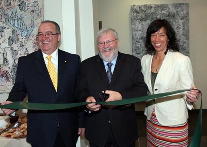 Le Centre de services Maska a été inauguré jeudi dernier par le directeur général de la Caisse Desjardins Saint-Hyacinthe, Jean-René Pelletier, le président du conseil d'administration. Mario Dussault et la directrice du service aux membres, Suzanne Quintal.