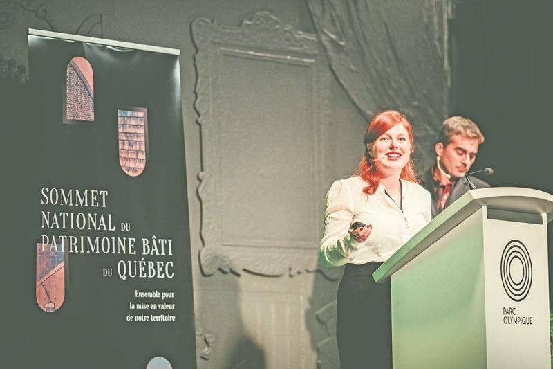 Émilie Vézina-Doré, directrice générale d’Action patrimoine, au cours d’une présentation qu’elle a faite le 1er novembre au Sommet national du patrimoine bâti du Québec, tenu au Parc olympique de Montréal.  Photo courtoisie d’Action patrimoine