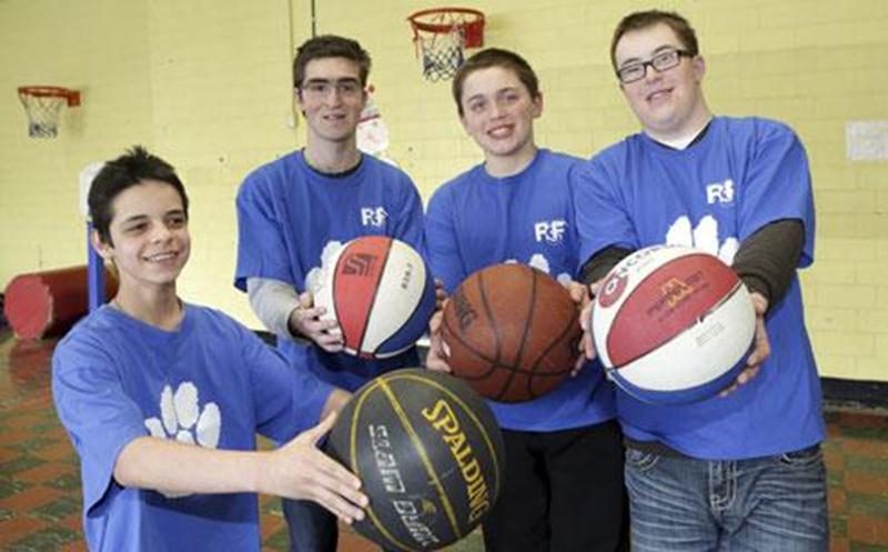 Dany, Hervé, Maxime et Antoine sont parmi les élèves de l'école René-Saint-Pierre qui participeront au Défi sportif en avril.