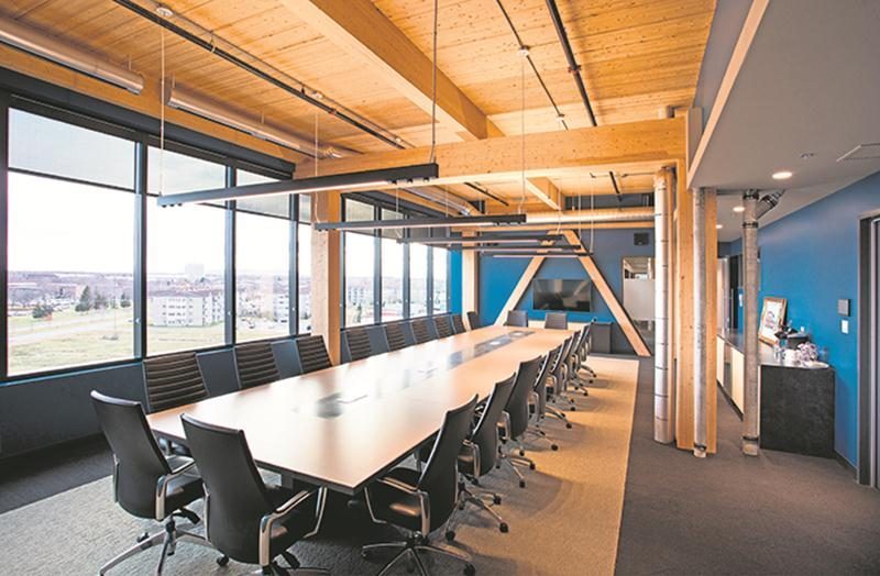 Tout au haut du Complexe Synergia, on retrouve la spectaculaire salle de conférence de Sylvestre & Associés.