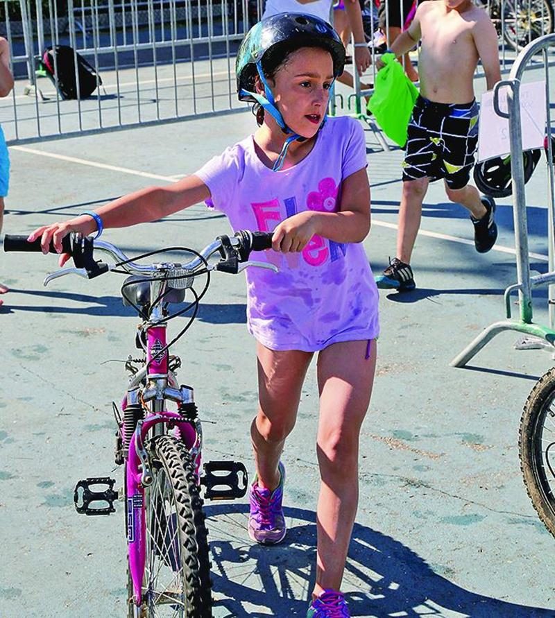 Plus de 500 jeunes ont participé au triathlon scolaire de l’école Bois-Joli-Sacré-Coeur. Photo Robert Gosselin | Le Courrier ©