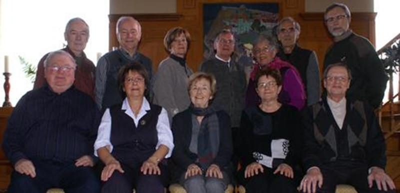 Sur la photo, on aperçoit les membres du C.A. de l’AUTAM des Maskoutains, à l'arrière de gauche à droite : Normand Lemoine, Richard Pion, Jacqueline Larivière, Marcel Beauchemin, Madeleine Saint-Pierre, François Saint-Pierre et Jean Pinard; à l'avant de gauche à droite : Marcel Fournier, Bernadette D’Amboise, Isabelle L’Heureux, Marie-Thérèse Beauchemin et Gilles Sénéchal.