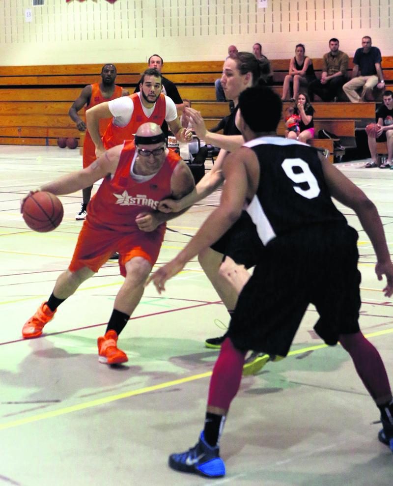 Les Stars ont subi leur plus sévère correction cette saison lors du duel face à la Capitale-­Nationale vendredi soir.   Photo Robert Gosselin | Le Courrier ©