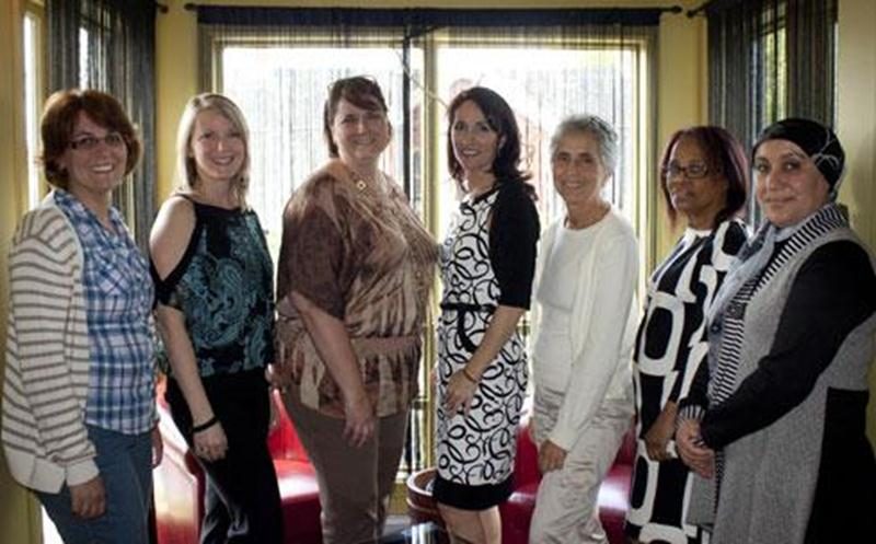 Sont présentes sur la photo : Gabriela Sandoval, Annie-Claude Trudeau, directrice des Cercles d'entraide de la Rive-Sud, Josyane Desjardins (Femmessor Montérégie), Sylvie Breton (Réseau femmes d’affaires du Québec), Gloria Rodriguez, Edeline Nelson et Amira Ferchichi.