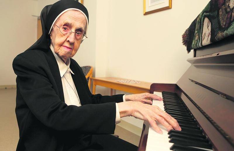 En souvenir de Sr Adrienne Mandeville, la pianiste du Bon Dieu, qui s’est éteinte le 29 décembre à l’âge de 107 ans et sept mois. Photothèque | Le Courrier ©