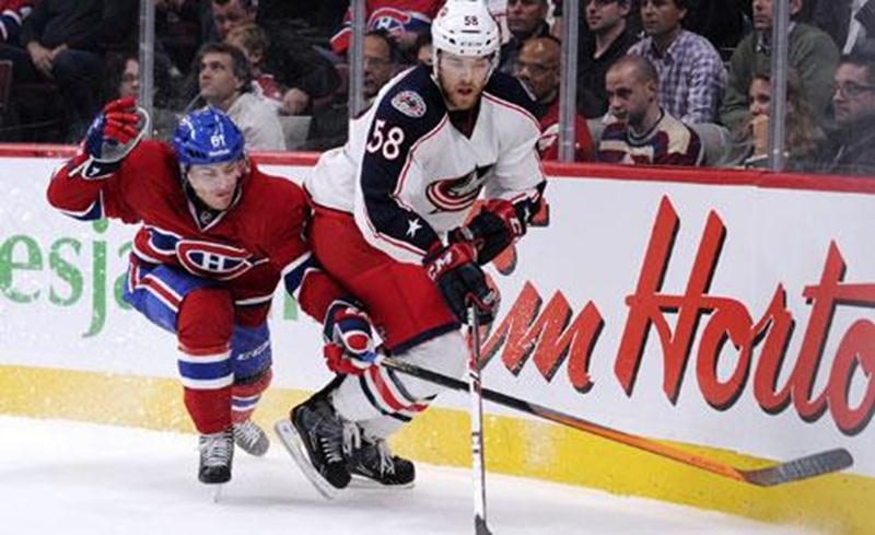 « Je n'aurai pas à me questionner à savoir si je devrai retourner jouer dans la Ligue américaine. Je vais pouvoir me concentrer sur mon hockey. » - David Savard