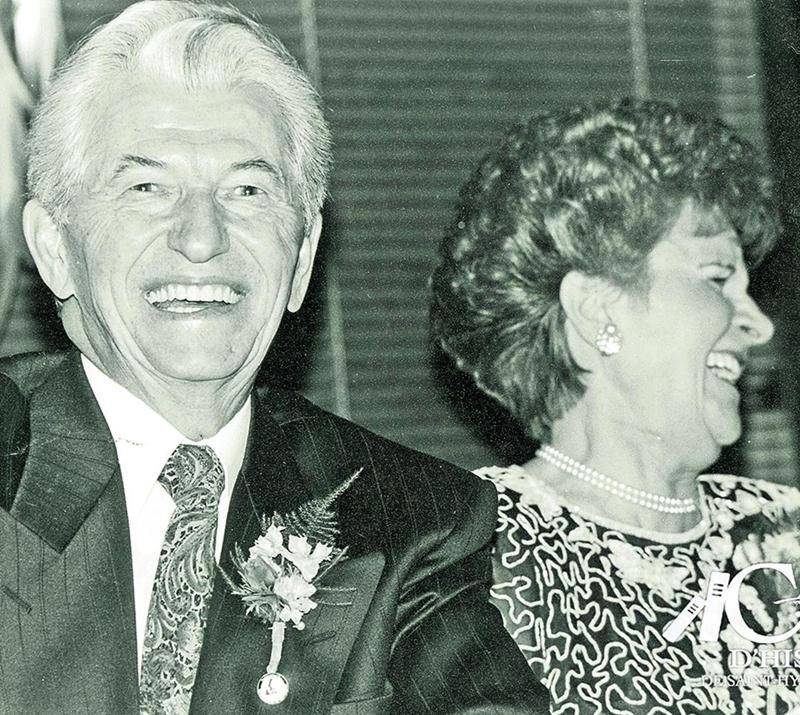 M. Pelletier et son épouse lors d’une fête pour ses 25 ans à la mairie, en février 1992. Photo Centre d’histoire de Saint-Hyacinthe