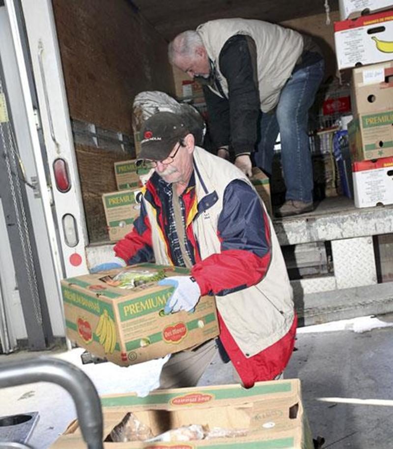 La Moisson Maskoutaine s'est fixée comme mission de coordonner et de redistribuer les denrées alimentaires recueillies vers plusieurs organismes affiliés.