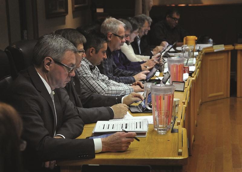 À compter de 2019, les élus municipaux et scolaires, comme les membres du conseil des maires de la MRC, devront se passer de l’exemption d’impôt fédérale sur les allocations de dépenses. Photothèque | Le Courrier ©