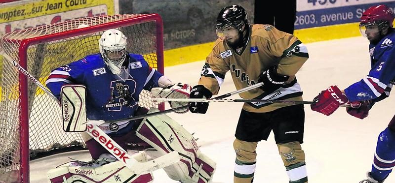 Les Lauréats ont réussi à contenir la puissante attaque des Rangers de Montréal-Est pour signer leur 13e victoire de la saison. Photo Robert Gosselin | Le Courrier ©