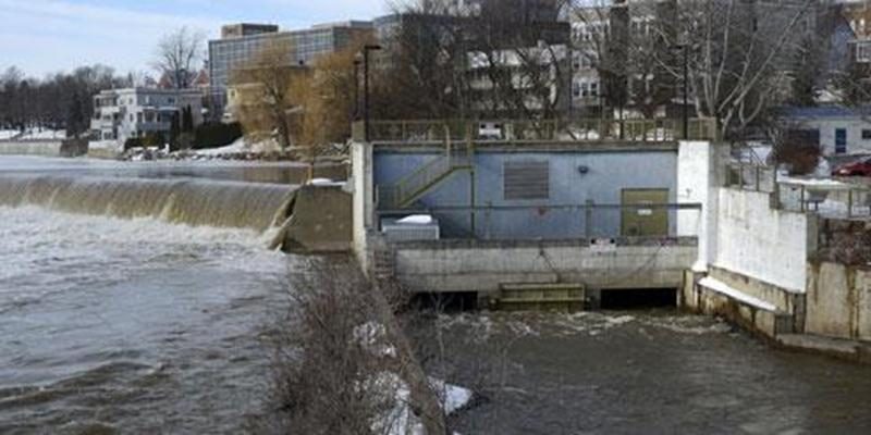 Selon la Fondation Rivières, les conditions d'exploitation de la centrale hydroélectrique d'Algonquin Power Fund doivent être resserrées en ce qui a trait au débit réservé. La Commission d'enquête Doyon en était venue à la même conclusion en 1997.