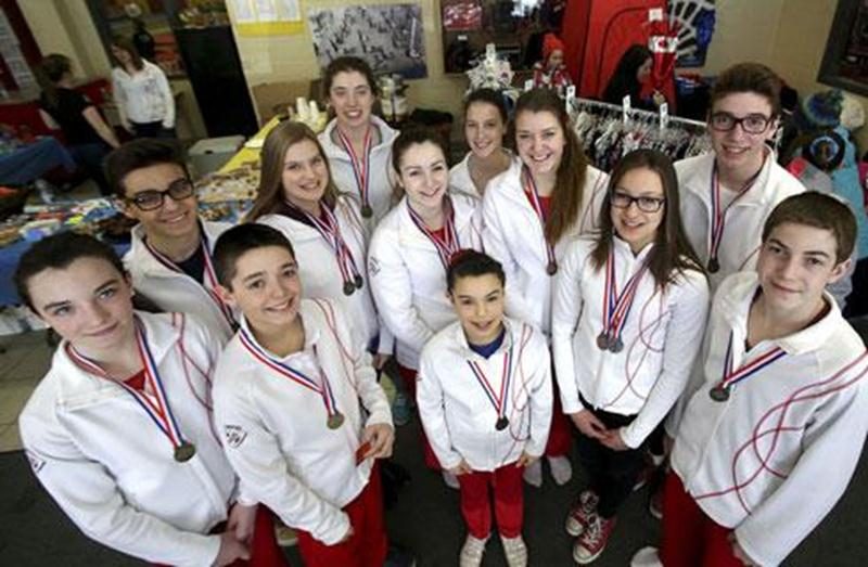 Sur la photo, à l'avant, Marianne Danella, Charles Desmarais, Rosalie Ferland, Maëlly Hamel et Alexandre Ayotte; à l'arrière, Antoine Labonté-Cordeau, Stéphanie Pelletier, Amélie Pietroniro-Savoir, Catherine Sicard, Marie-Pier Després-Jolin, Maggie Geoffrey et Jean-Philippe Camirand.