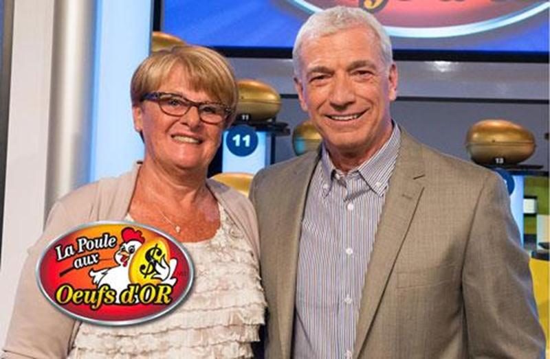 Lors de l’émission La Poule aux oeufs d’or, diffusée le mercredi 4 juin, Ginette Leduc, de Saint-Hyacinthe, a mis la main sur un lot de 37 000 $. Sur la photo, l’heureuse gagnante est accompagnée de l’animateur Guy Mongrain.