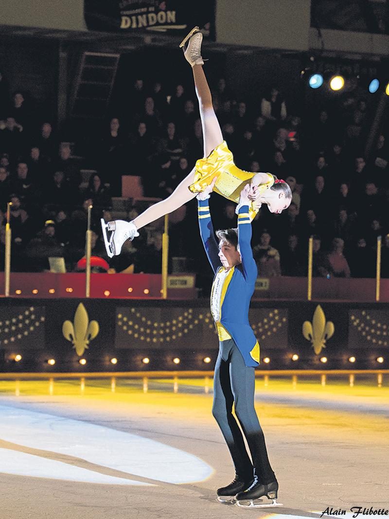 Un spectacle coloré pour le club de patinage artistique