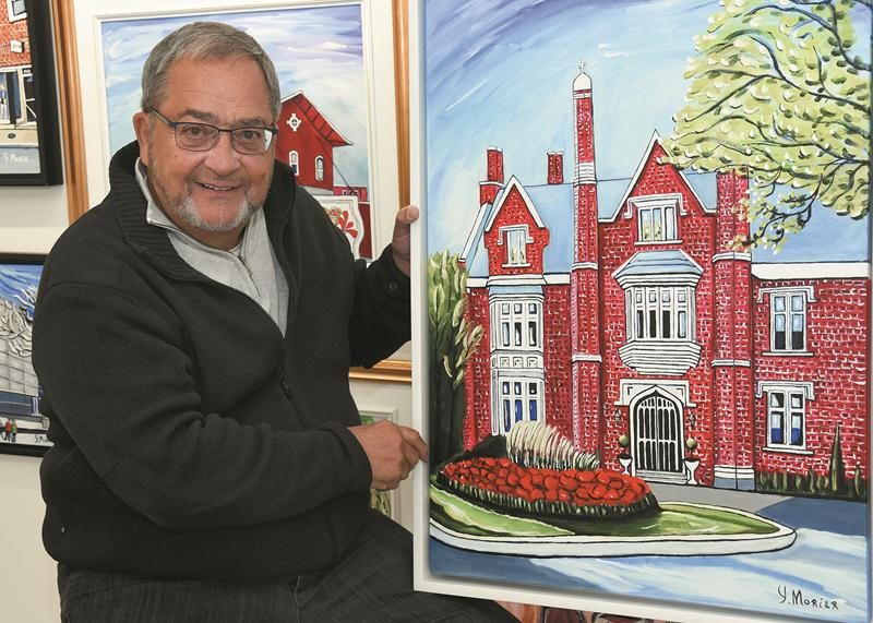 Yves Morier parlera de l’histoire cachée derrière plusieurs de ses toiles, dont celle, fascinante, du manoir Rouville-Campbell de Mont-Saint-Hilaire. Photo François Larivière | Le Courrier ©