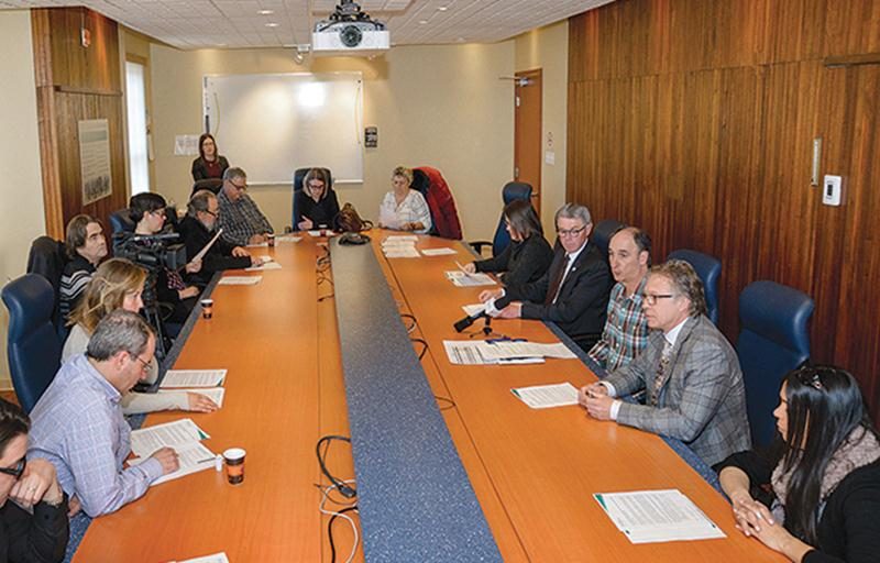 Les organismes admissibles ont été conviés à l’hôtel de ville le 5 avril pour la présentation de ce nouveau programme d’aide financière. Photo François Larivière | Le Courrier ©